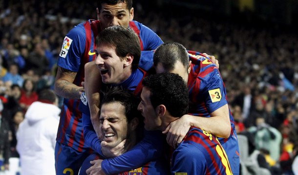 Barcelona bate Real por 3x1 e assume liderança do Espanhol