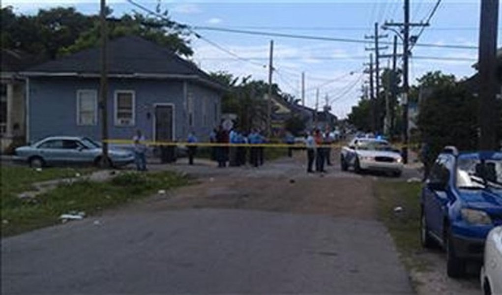 Tiroteio atinge ao menos 19 em homenagem às mães nos EUA