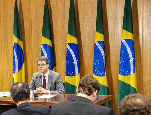 Vitória de Azevêdo reflete nova ordem global