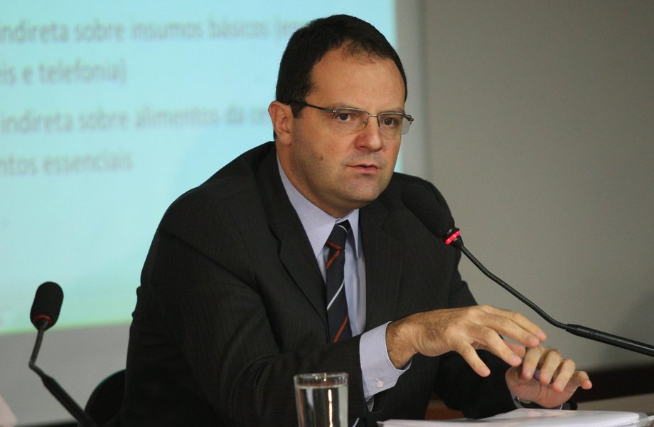 Número 2 da Fazenda está deixando o cargo