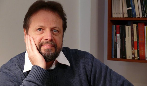 Festa Literária de Porto Alegre homenageia Tezza