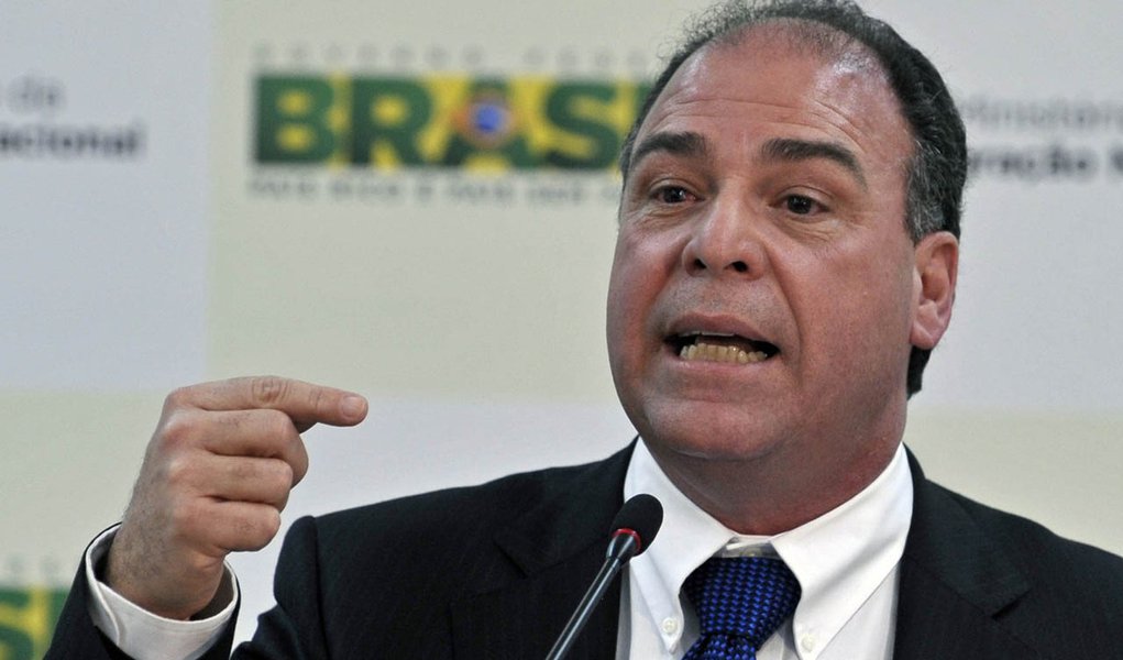 Sob pressão, para onde vai o ministro FBC?