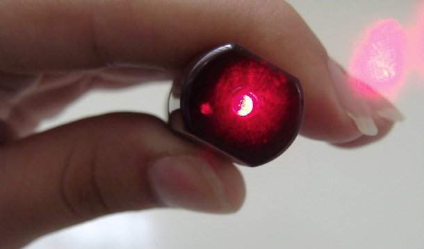 Alepe veta caneta laser em estádios e shows