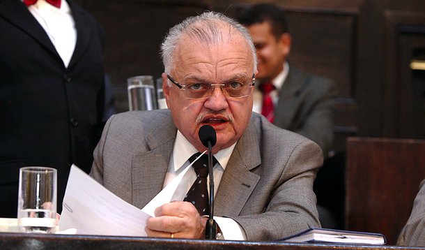 Uchoa desmerece movimento comandado por Armando