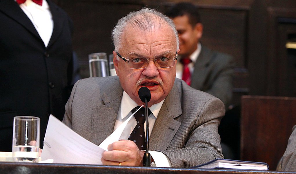 Uchoa desmerece movimento comandado por Armando