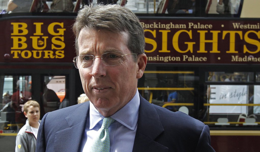 Ex-CEO admite "erros" do Barclays, mas diz que banco foi conivente com seus atos