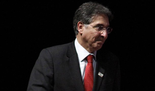 Pimentel se encontra com Dilma para explicar denúncias