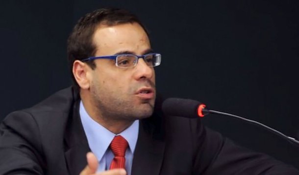 Alvo de dossiê, Brizola Neto deve ser confirmado ministro na sexta