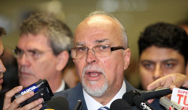 Negromonte defende diretora acusada de fraudar parecer