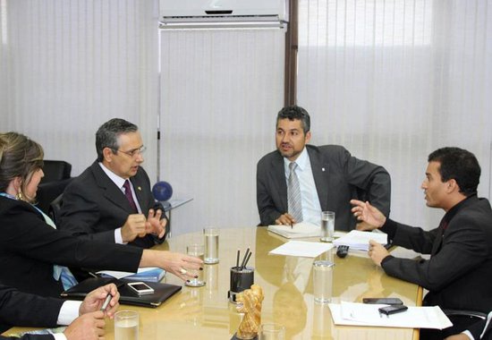 Visita de Amorim a Elmo Vaz não teve tom de cobrança