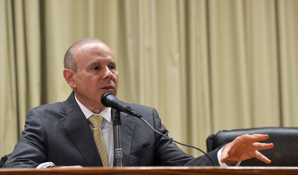 Mantega: trajetória da inflação é descendente nos próximos meses