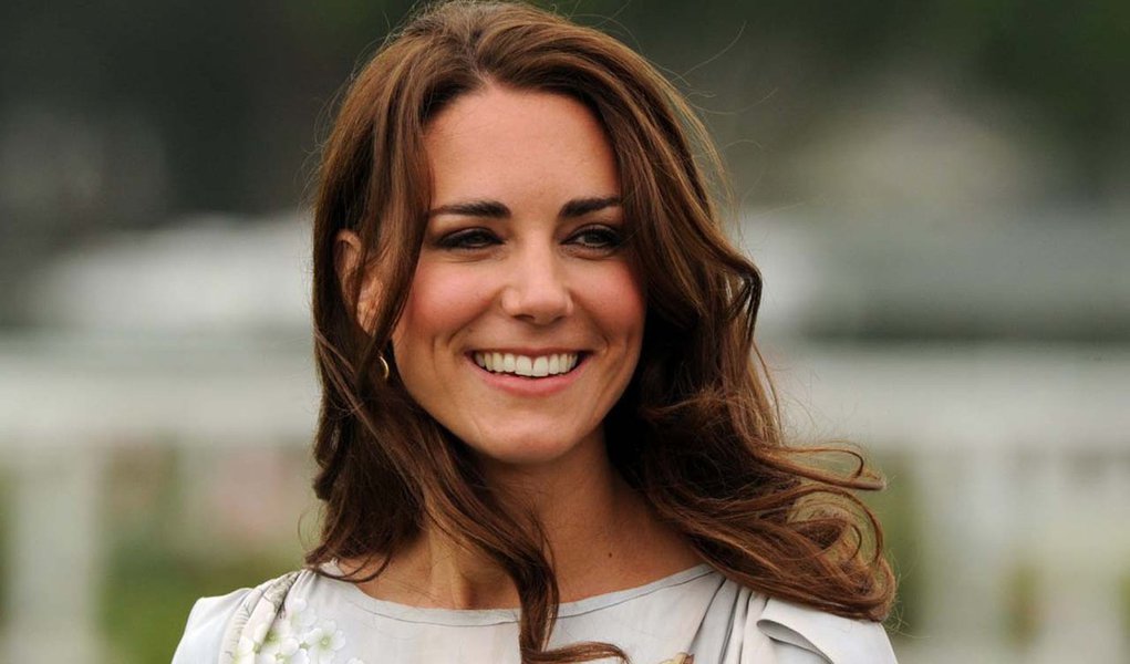 Elizabeth II rebaixa status de Kate Middleton