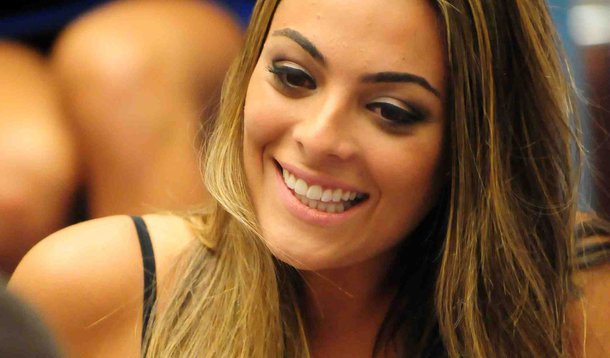 Monique, do “BBB 12”, fala sobre suposto estupro