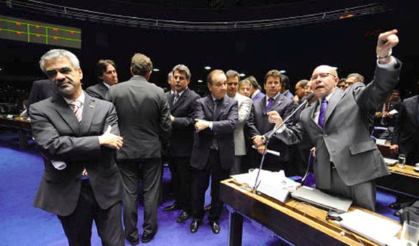 Senado aprova proposta que fixa gastos com a saúde