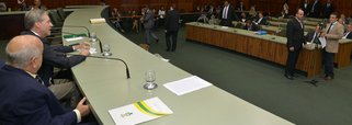 AL aprova projeto para acabar com supersalários