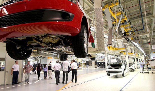 Investimento bilionário não impede nona queda consecutiva na indústria