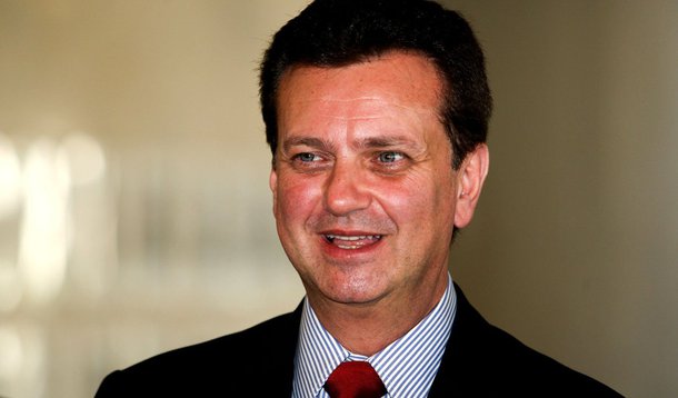 Kassab também vai assinar um papelzinho?