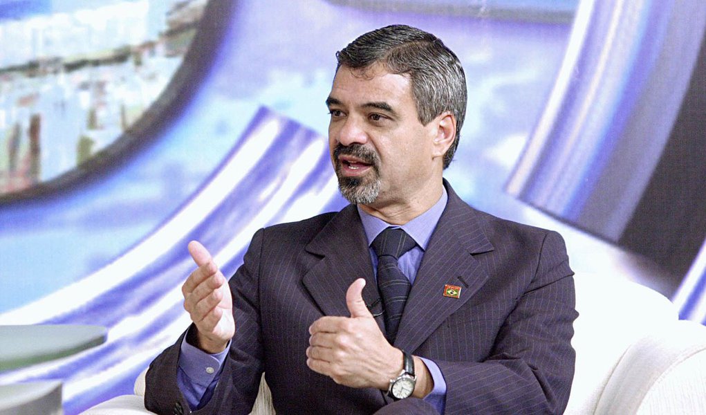 Base quer deixar regulamentação de emenda para 2012