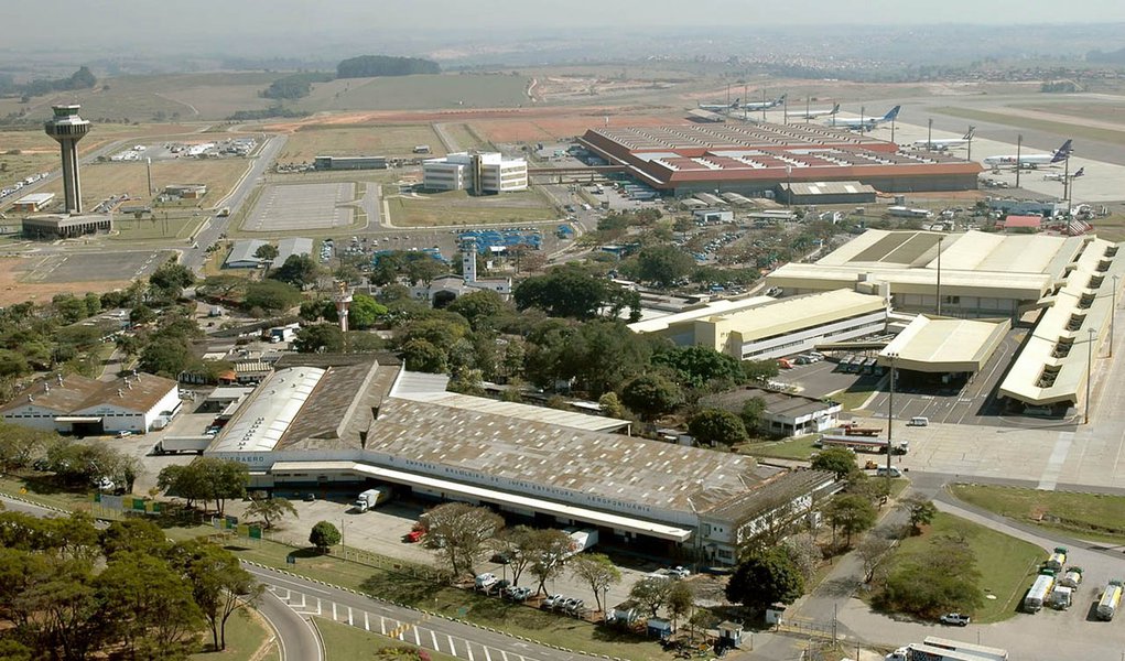 Viracopos passa a ser administrado pela iniciativa privada