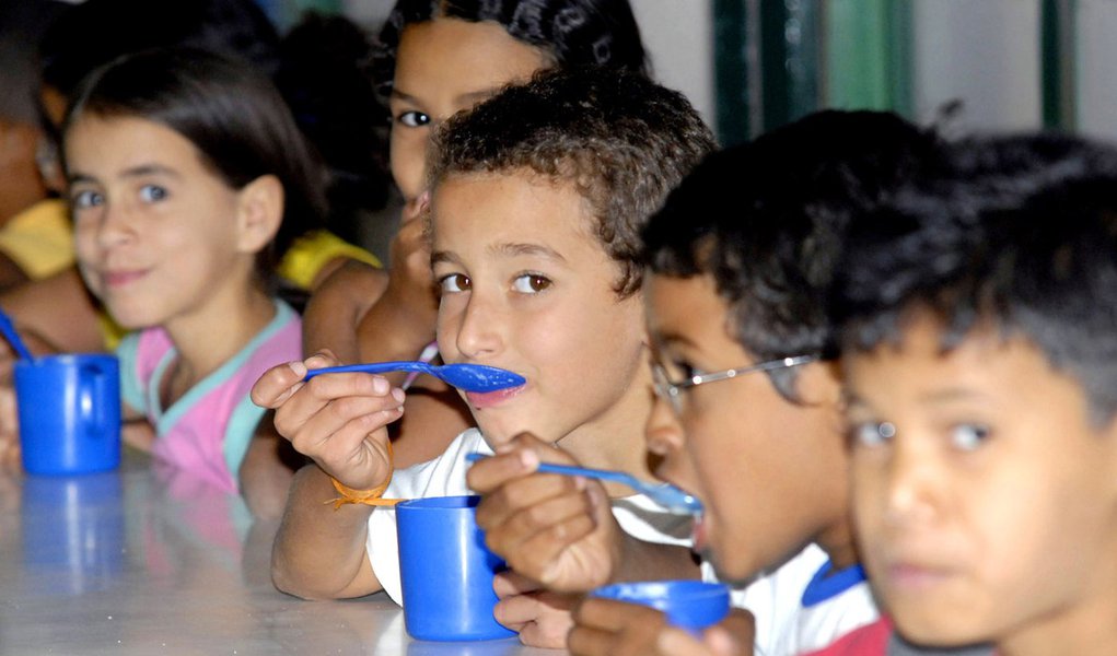 Fraude na merenda deixa 37 mil crianças sem aula