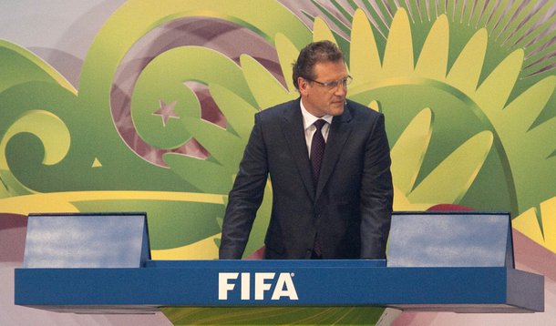 Blatter manda avisar: Valcke continua na Copa