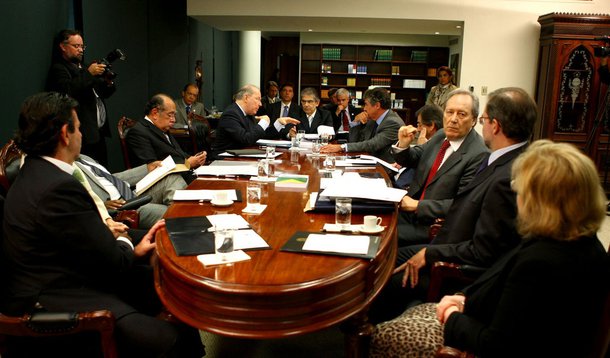STF montado por Lula sangra PT na pior hora