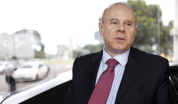 Gurgel repassa representação contra Mantega para o MPF
