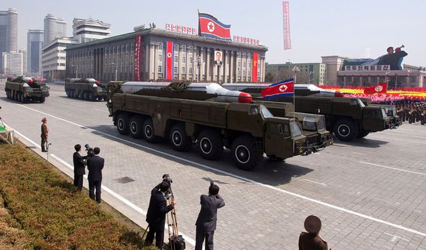 Mísseis norte-coreanos são retirados de local de lançamento