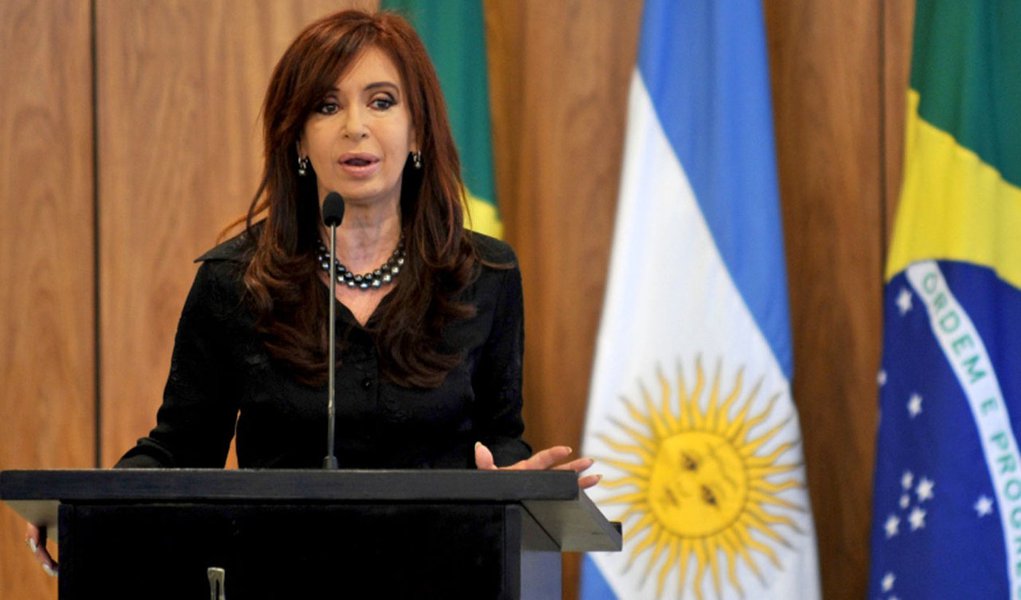 Cristina Kirchner descarta desvalorização do peso