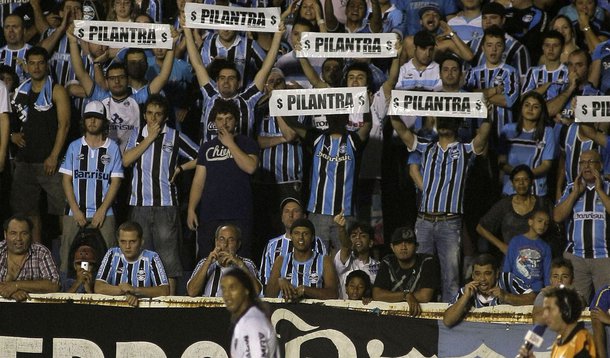 Aos gritos de "pilantra", R49 ajuda Galo a ser líder