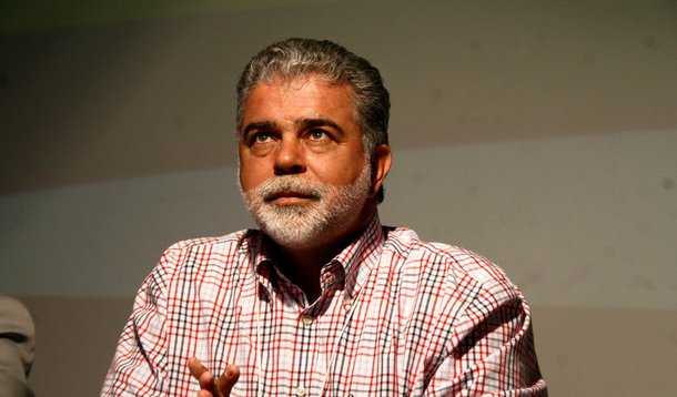 Fraude em remédios leva ex-ministro à PF