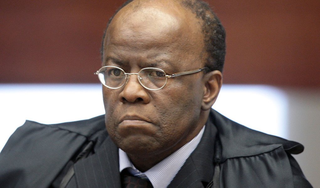 Joaquim Barbosa impõe mais uma derrota a Cachoeira