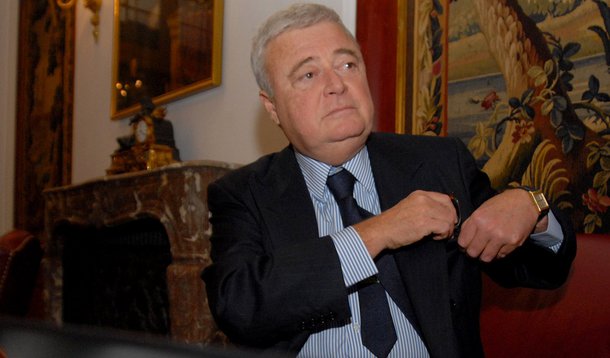 Ricardo Teixeira ainda recebe salário da CBF