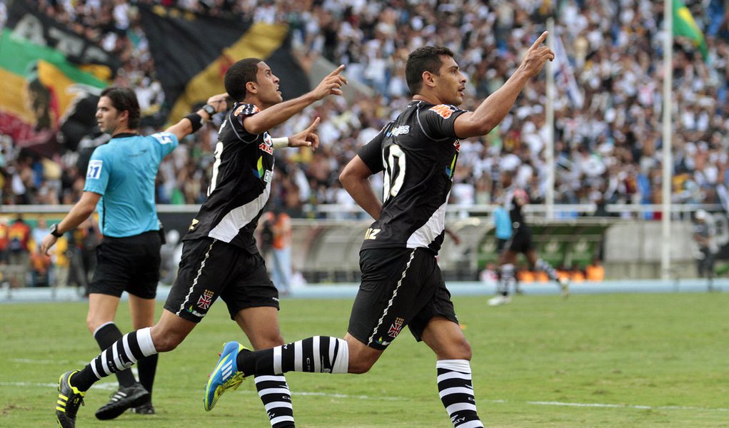 Vasco empata no clássico e fica com vice-campeonato