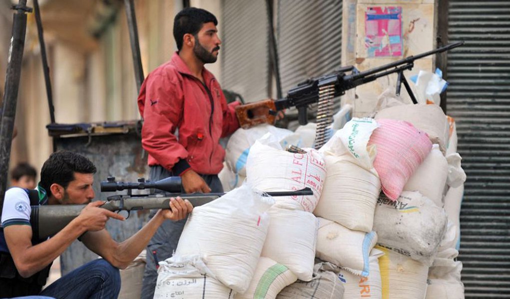 Rússia faz alerta contra intervenção na Síria