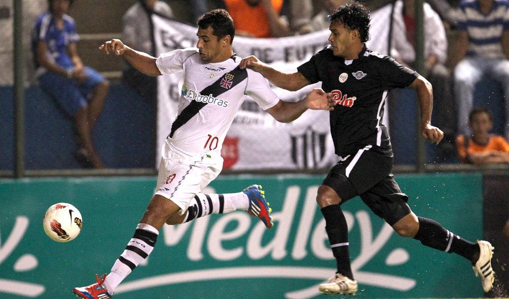 Vasco coloca empate contra Libertad na conta do árbitro