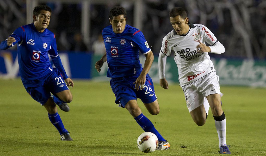 Corintianos lembram importância de vencer em casa