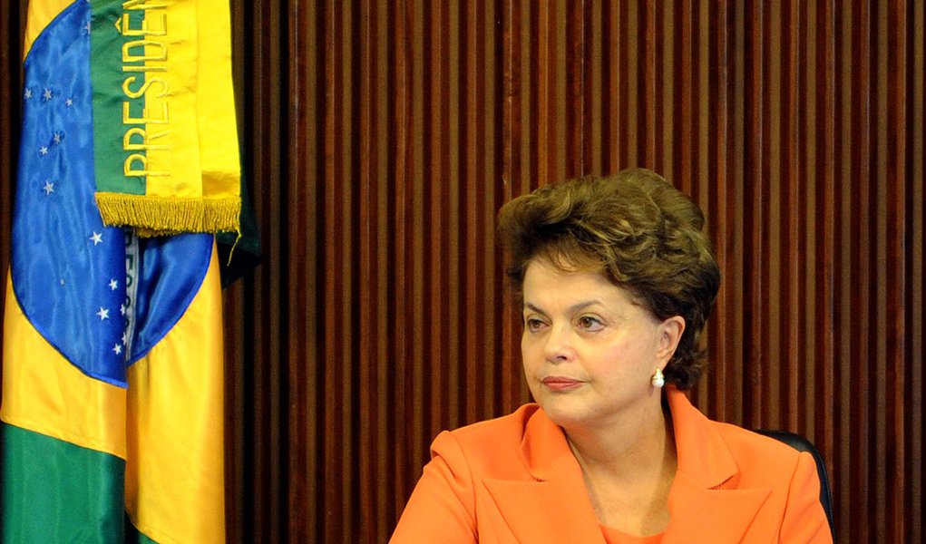 Dilma articula a substituição de Sarney da presidência do Senado