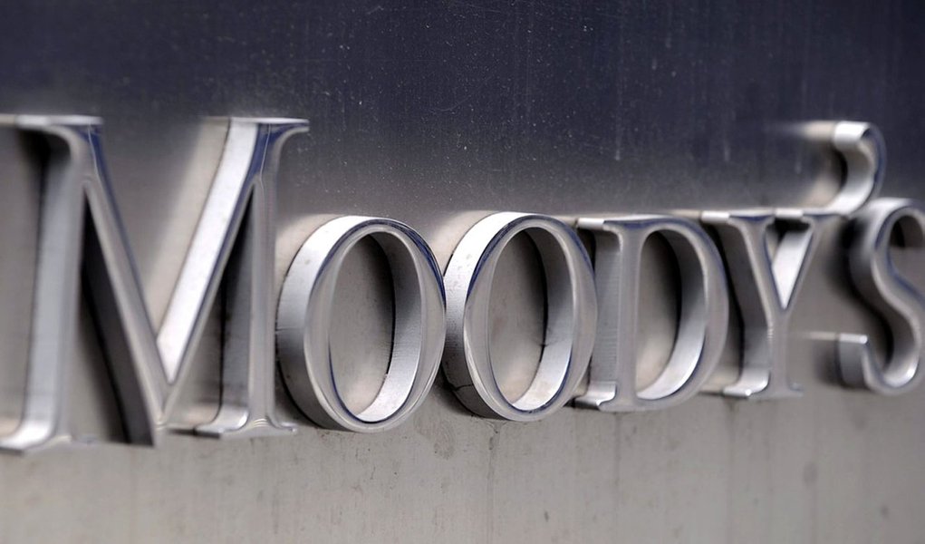Moody’s revê nota de oito bancos brasileiros