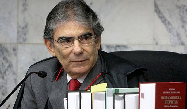 Ayres Britto, o homem que julgará o mensalão