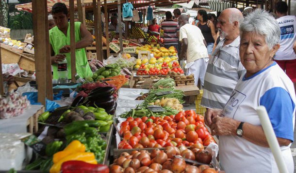 Febraban: crescimento do PIB de 3%; inflação de 5,7%