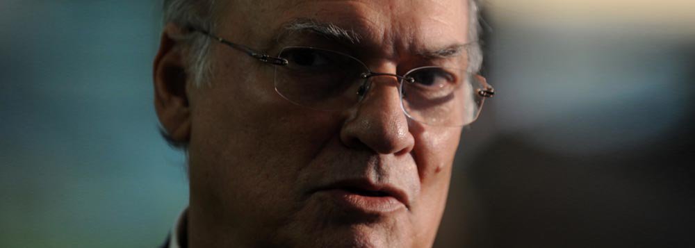 Roberto Freire rebate críticas e malha o PT