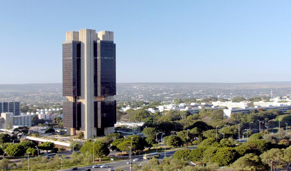 Estímulos econômicos atenuam efeitos da crise