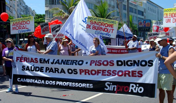 Professores organizam paralisação nacional