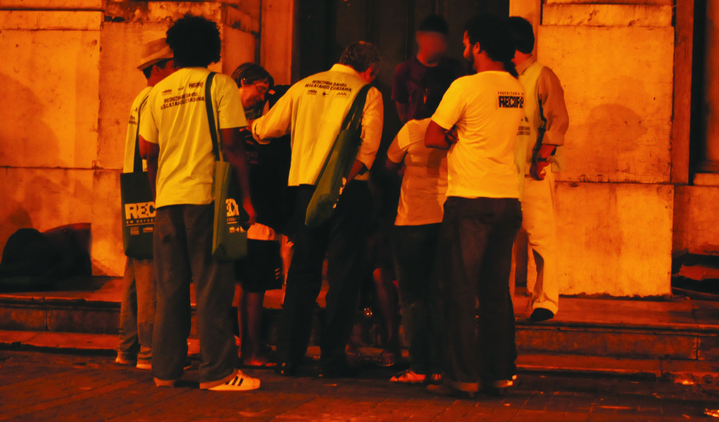 Ministro conhece o combate ao crack no Recife