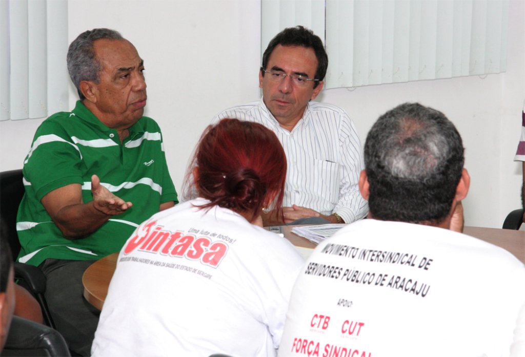 João cria mesa de negociação, mas não resolve greve dos médicos