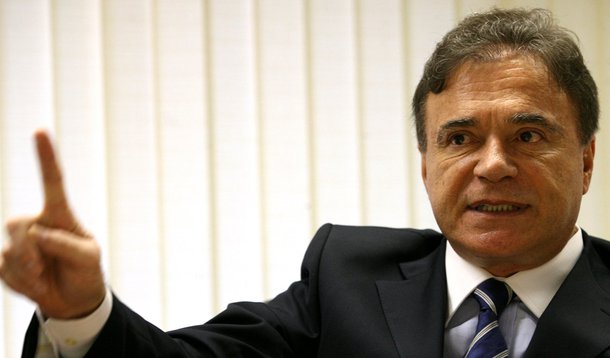 Permanência de Lupi enfraquece Comissão de Ética