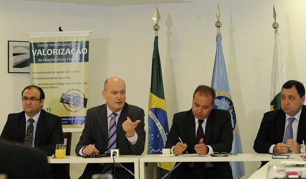 Juízes cruzam os braços por valorização da carreira