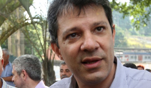 Cercado por rumores, Haddad nega renúncia