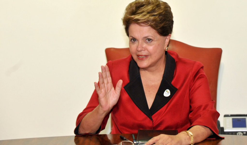 Dilma vai ao Senado pedir paz à base muy amiga